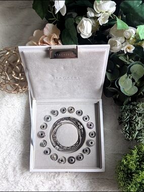 Stackers Classic White Charm Jewelery Box (Fits Pandora Bracelets & Charms)